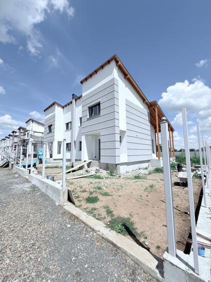Casa noua tip dulex zona Dobosari cu predare la cheie!