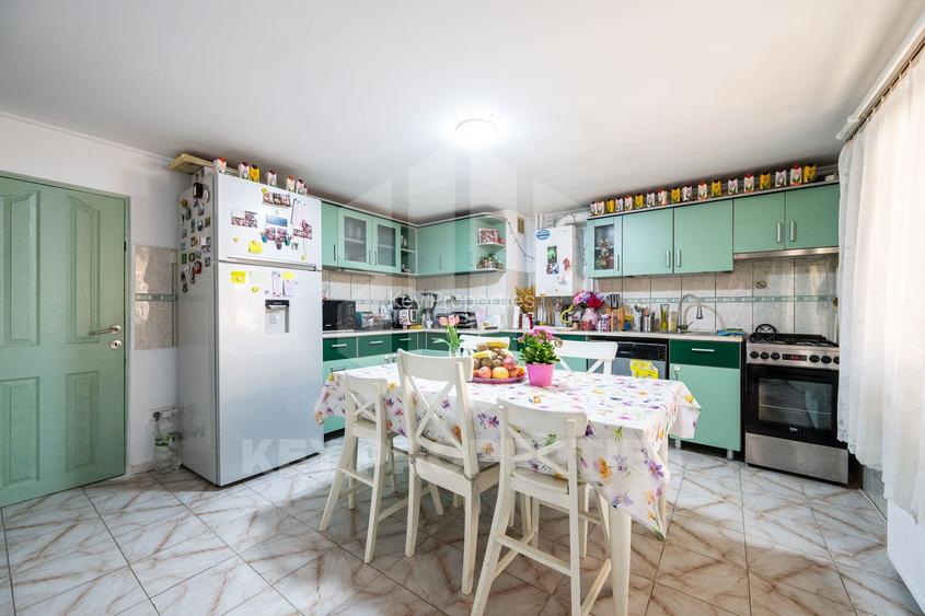 Casa parter,  situata pe colt, teren 300 mp, acces dublu - 2