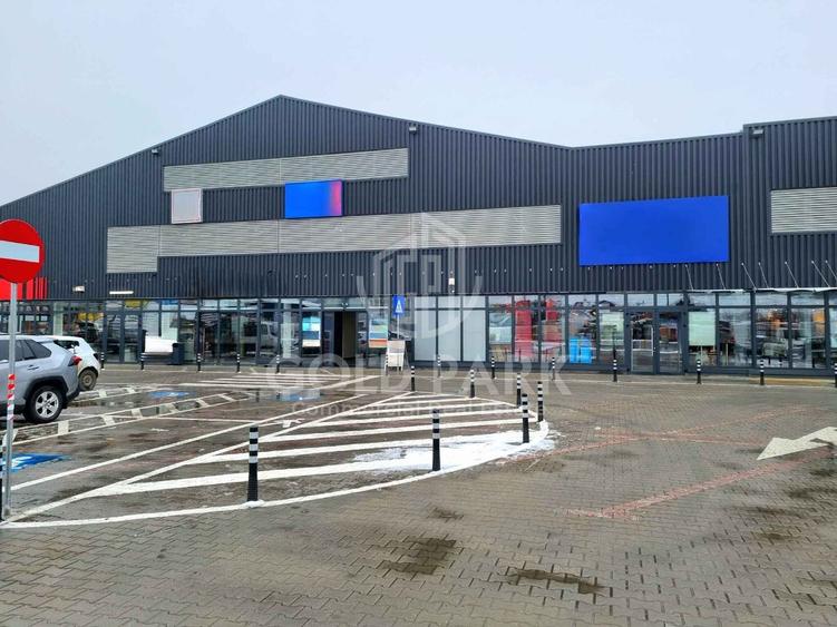 Spatiu Comercial in Centru Comercial - Zona Traian Vuia - Parcare