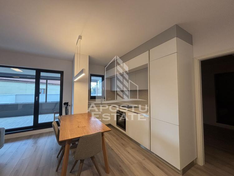 Apartament cu 3 camere,2 bai de vanzare la Isho, Timisoara