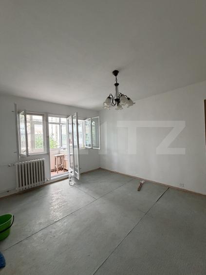 Apartament 2 camere, semidecomandat, et 1, Craiovita