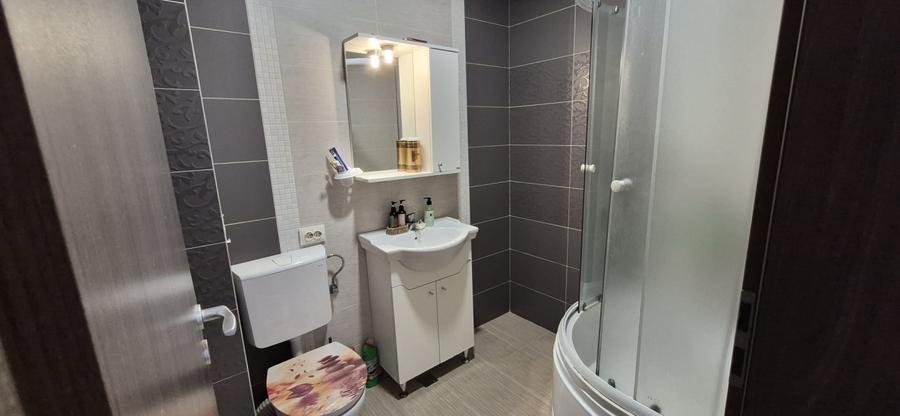 Apartament 3 camere, zona Subcteate