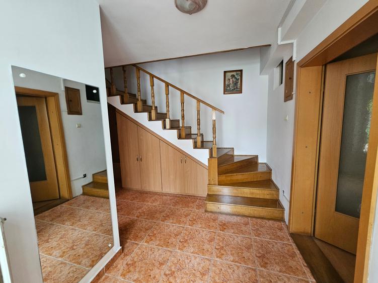 Închiriere casă P+E, 3 camere, 2 băi, curte, C. Șagului - Brâncoveanu
