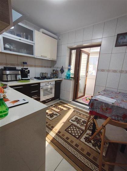 Apartament 3 camere decomandat - Stare impecabila