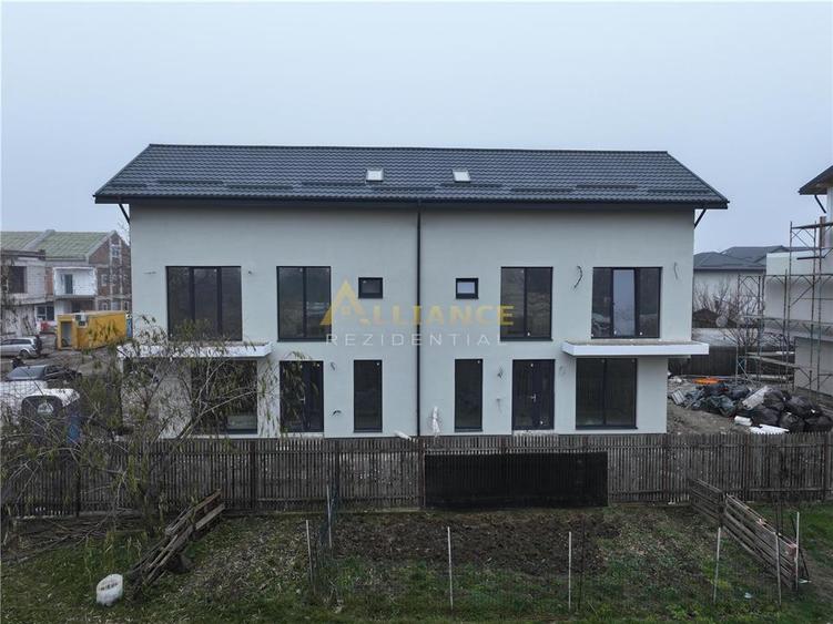 Vila cu 5 camere - 4 bai | 180 MPU - Teren 190 MP