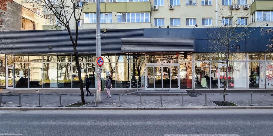 Spatiu comercial stradal 638 mp zona Banu Manta