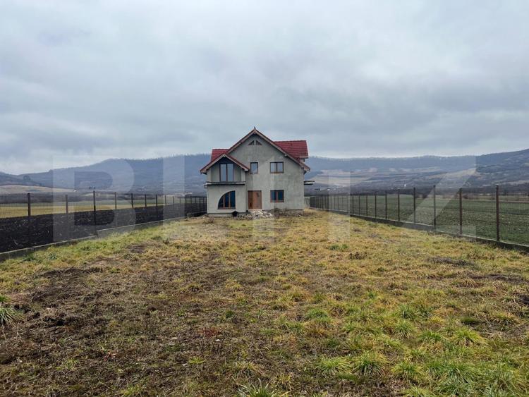 Casa Individuala, 230 mp, 2900 mp teren, 15 km de Bistrita 2900 mp teren
