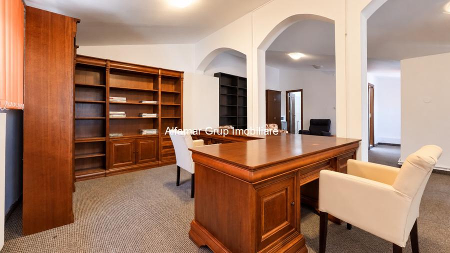 Casă 9 cam, renovată– medical/ beauty/ birouri– Sebastian