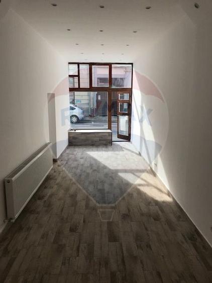 Spațiu comercial de închiriat, 39 mp, în zona Ultracentral