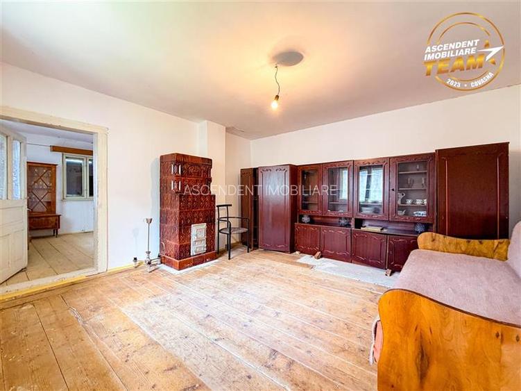 Casa din caramida cu 1.087 mp teren, pozitie centrala, utilitati la poarta, Micf - 26