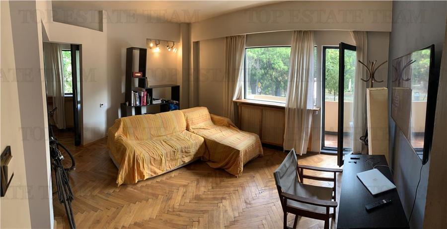 Apartament cu 2 camere de vanzare, Parc Cismigiu, centrala si balcon