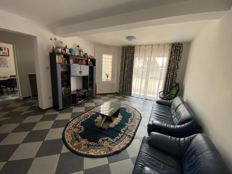 Vanzare casa vila 5 camere zona Crangasi