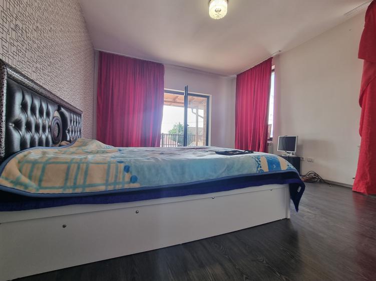 Vilă deosebită- 8 camere- Cartierul CFR Bacău- destinații multiple