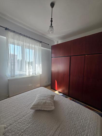 Casa de Cultura - apartament cu 4 camere, terasa, centrala pe gaz