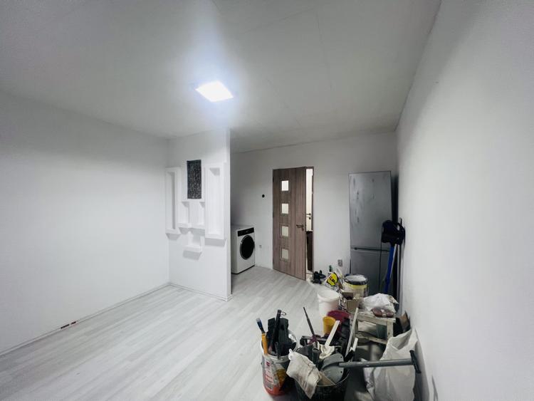 Garsoniera, 21 mp utili, renovata, etaj 4, zona Sagului - Shopping City