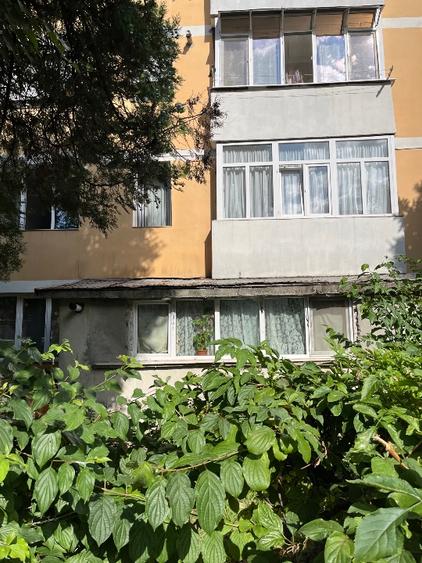Vand ca spatiu comercial apartament 4 camere