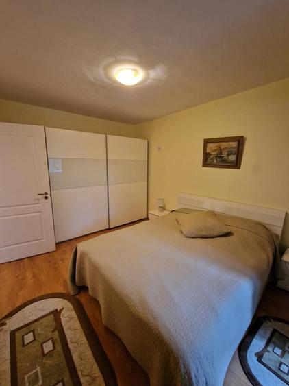 Apartament 4 camere - decomandat - 2 balcoane - pivnita - zona Dioda