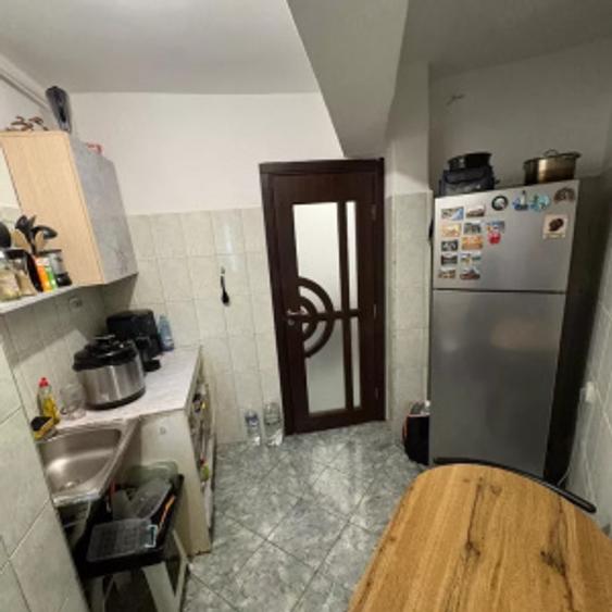 Apartament 2 camere decomandat,etaj 3, Zona Milcov