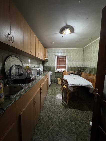 Apartament decomandat, 4 camere 85 mp, zona Rovine