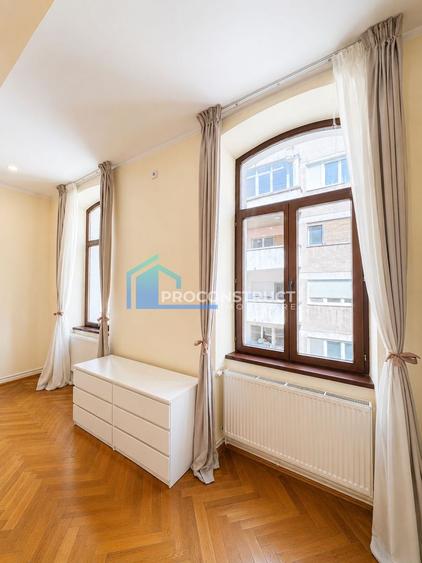 Apartamet 2 cam renovat, ultracentral, parcare privata, comision 0