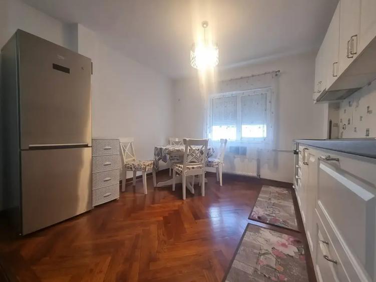 Luminos, decomandat, 2 camere în Decebal, lângă metrou