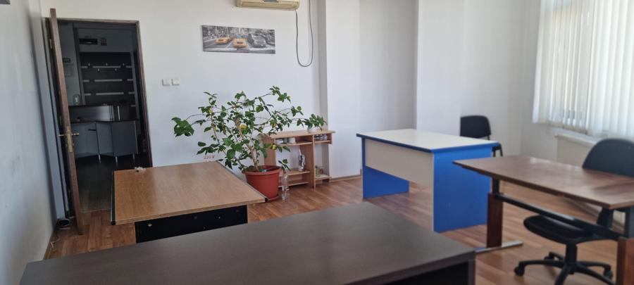 Spațiu birouri de închiriat în Pitești central, etaj 2, 90 mp, 900 euro,Tva incl