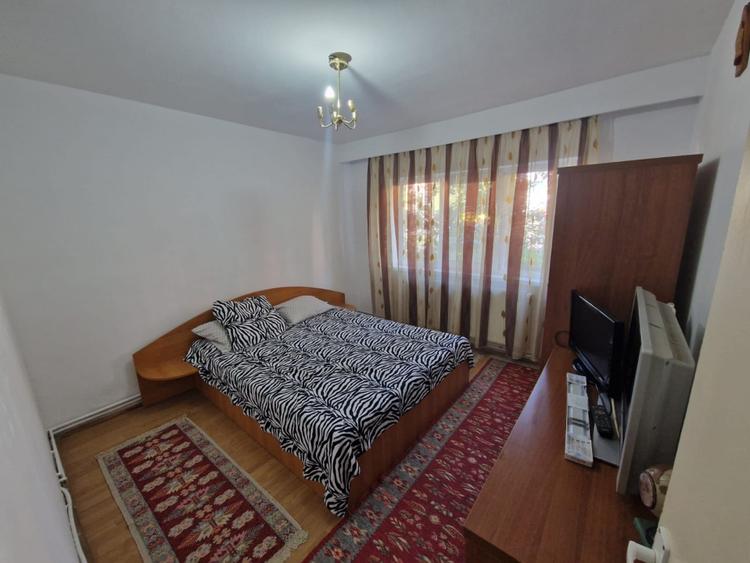 Apartament 3 camere, 71 mp, zona Hotvon
