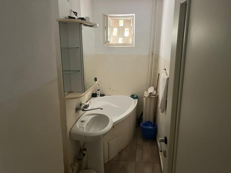 Apartament 2 camere de vanzare : Vest-(Aleea Strejnic)