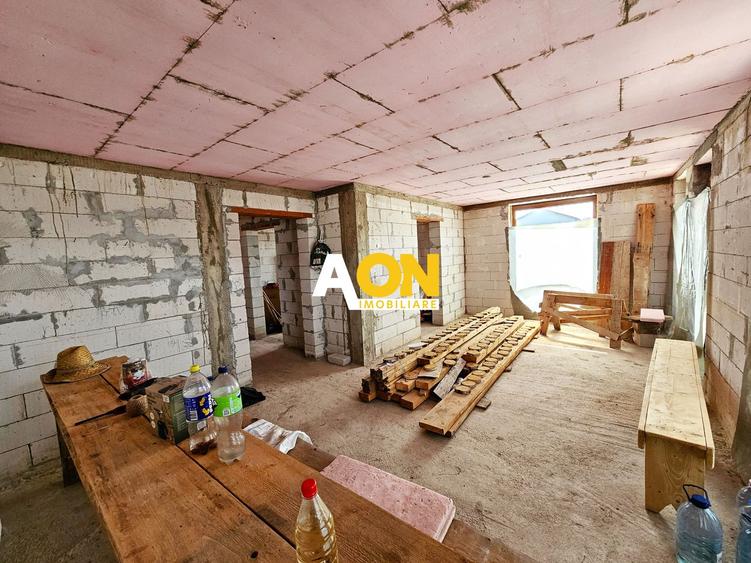 Casa la rosu, 4 camere, 301 mp teren, P+1, zona Alba-Micesti