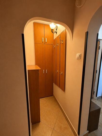 Apt. 2 camere, cu vedere integral pe spate