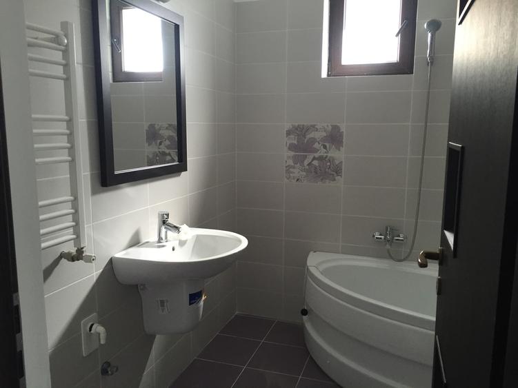 Apartament decomandat 2 cam LA CHEIE!