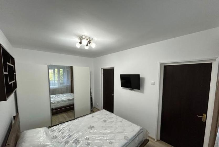 2 Camere | Titan | Metrou | Mobilat | Utilat |