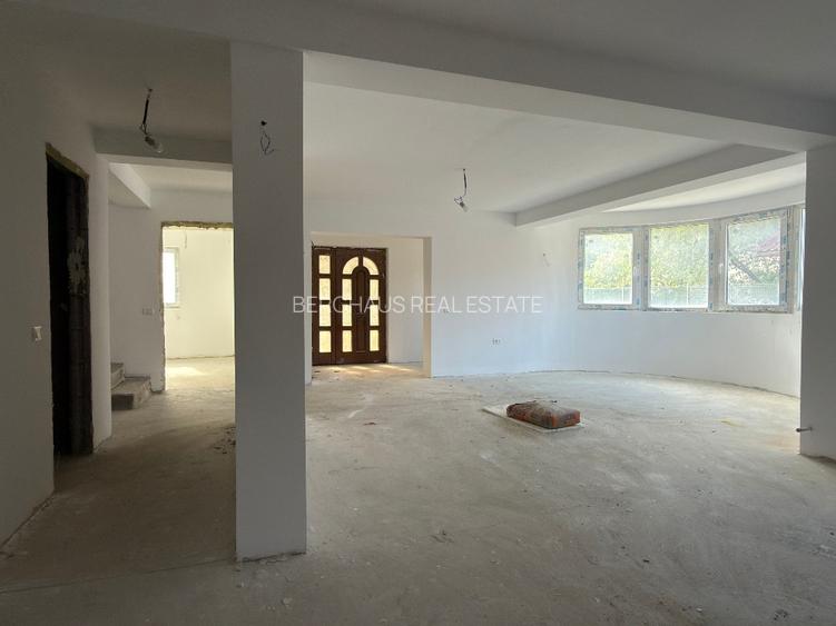 Casa in Rasnov, 5 camere, 700mp teren - 3