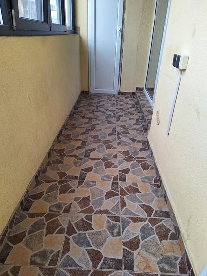 Apartament cu 3 camere, 58 mp, zona Florilor