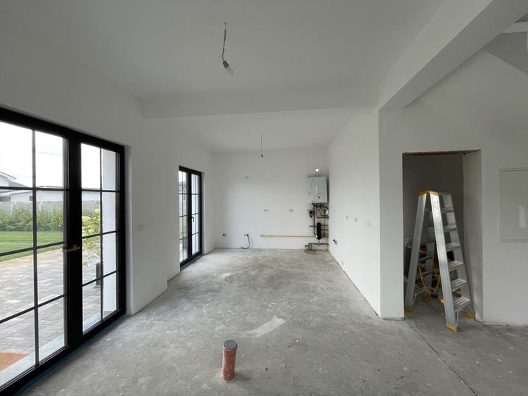 Duplex 5 camere - 155 mp utili - 4 bai - Ghiroda