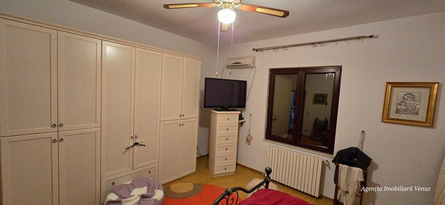 Casa cu etaj in Catamarasti Deal