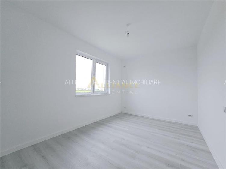 Vila tip duplex - 4 camere - 2 bai - pod - beci - 3