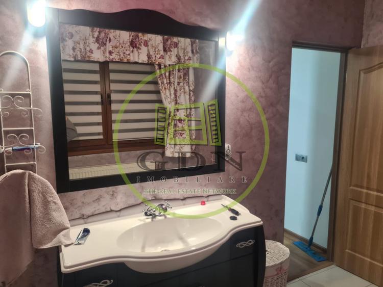 Complex de 2 case moderne suprafata totala de 245mp mobilate, zona Terezian