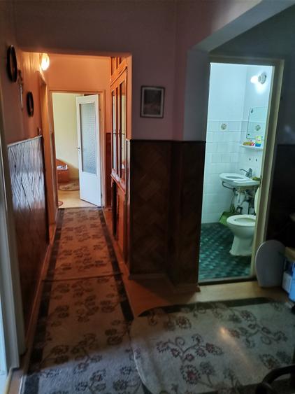 INCHIRIEZ apartament 3 camere decomandat, zona Ciresica
