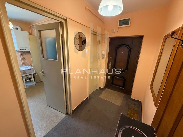 Apartament 4 camere de vânzare 75 mp utili Etaj 3 Zona Spital TBC