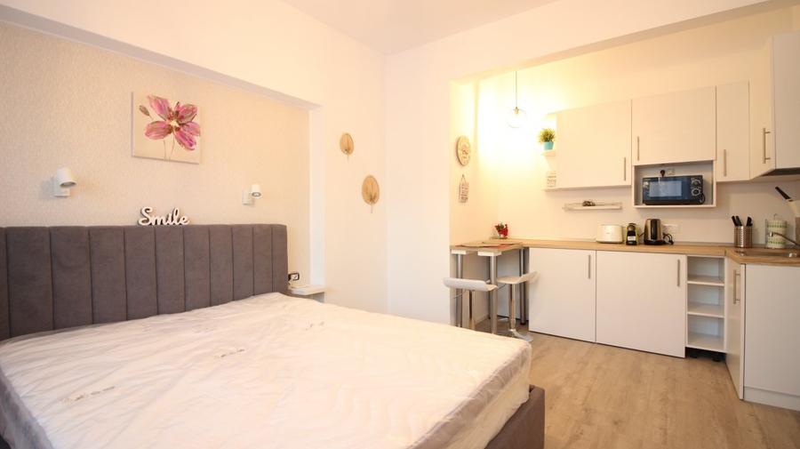 Piata Universitatii – 2 camere, 2 bai, mobilate modern, etaj 1/8, ideale Airbnb