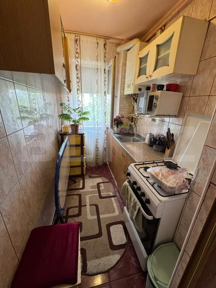 Apartament 3 camere, decomandat | Micro 7, Hunedoara | Etaj 2