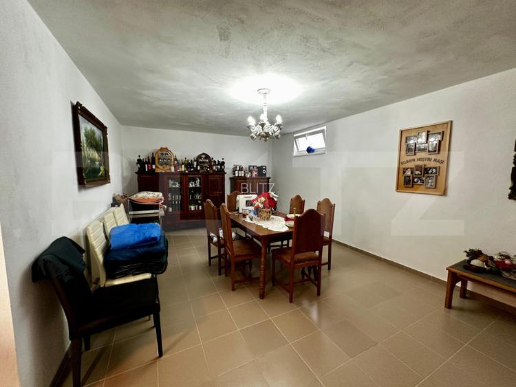 Casă superbă de vânzare – 380 mp utili, 1000 mp teren - 12