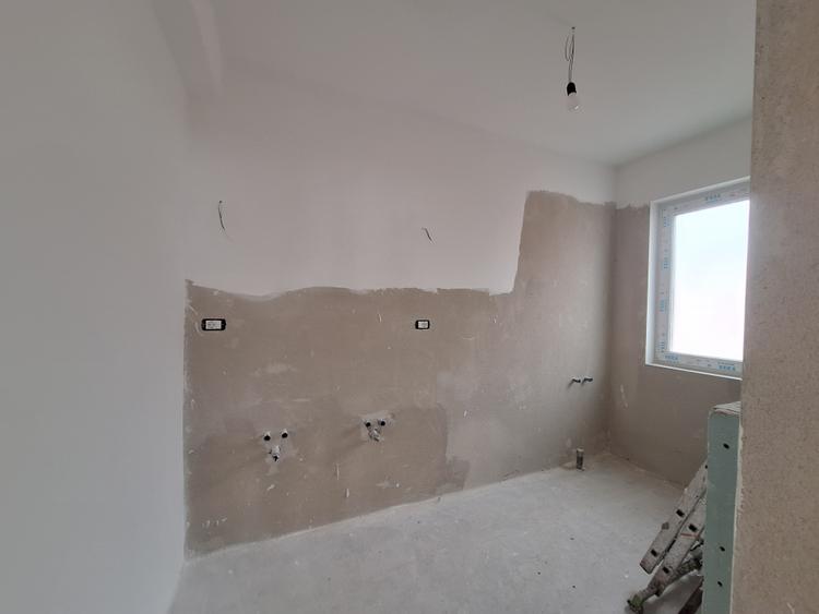 Duplex cu 5 camere, 3 bai - izolat fonic - Sacalaz
