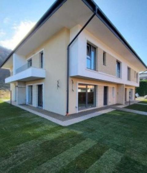 Casa tip Cvadruplex 120 mp ,Zona Sub Cetate