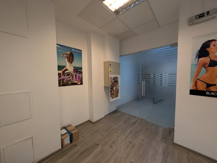 Spatiu comercial 9Mai 82 # peco Moll