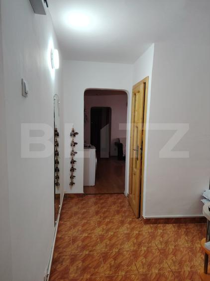 Apartament de vanzare, cu 3 camere, semidecomandat - in Vatra Dornei