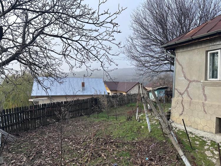 Proprietate de vânzare – Casă + anexă + teren 523 mp – Călugăreni