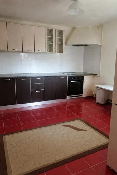 Casa 3 camere de vanzare zona Viile Noi