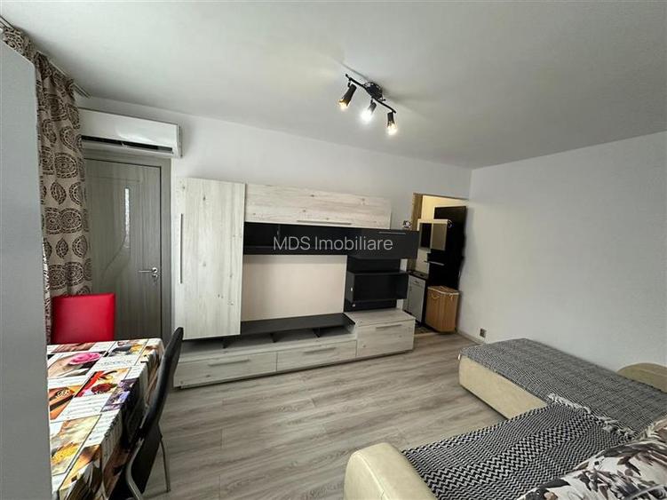2 CAMERE, MOBILAT SI UTILAT LANGA PIATA DOINA, SAGULUI! - 2